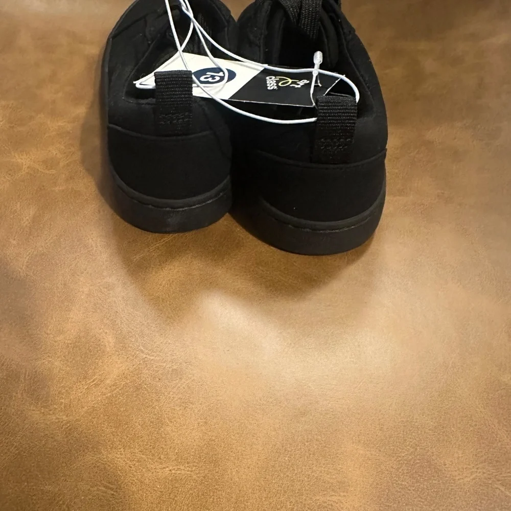 Garrett Art Class Kids Sneakers Black
